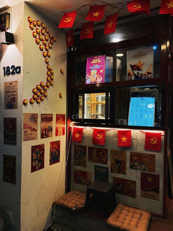 Sang Tiệm Cà Phê