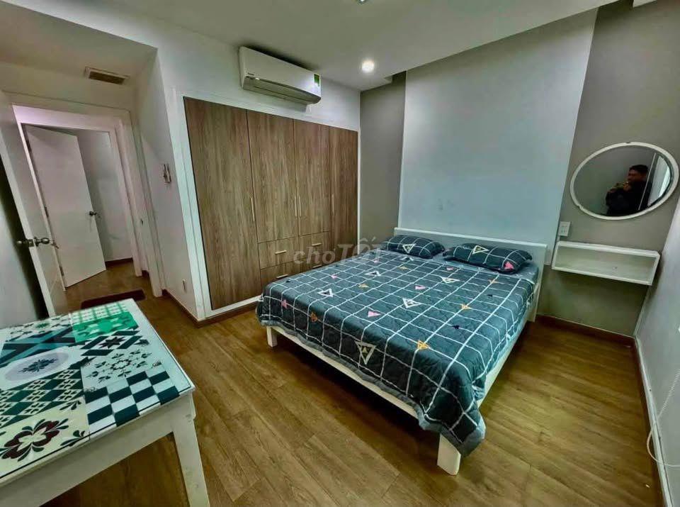 Cho thuê C/c Cộng Hoà Plaza căn 3PN giá thuê 15tr/th. Nội thất tốt.