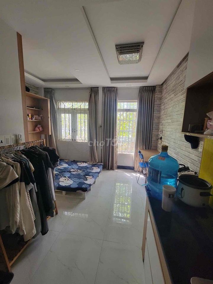 Phòng Trọ ban công riêng cửa sổ trời đón gió