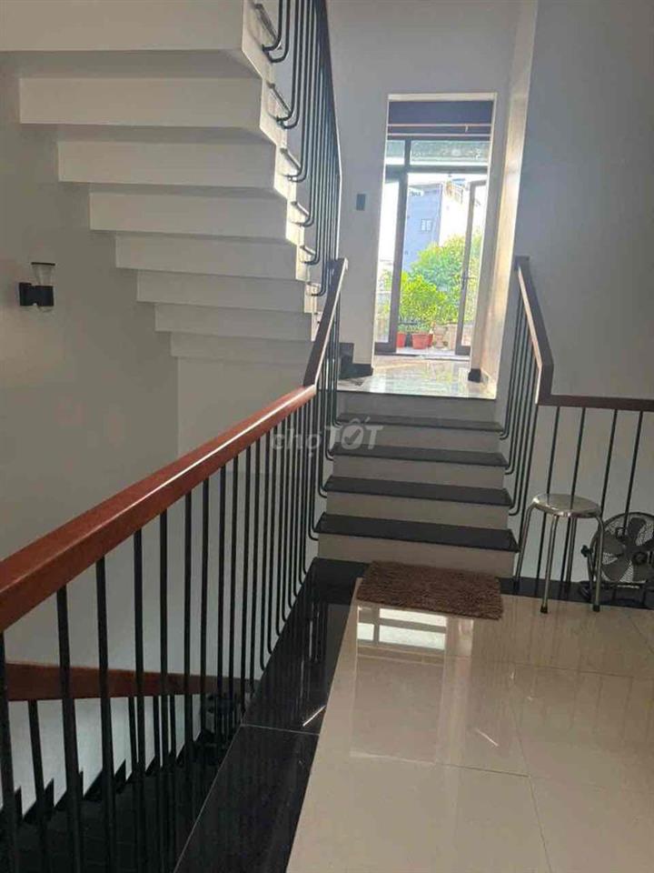 bán nhà đẹp mặt tiền Lương nhữ Hộc trung tâm tp