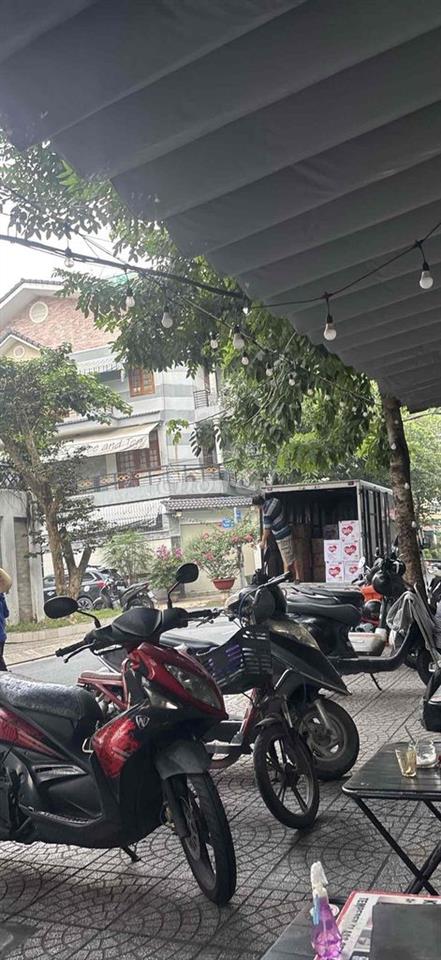 Ngang 4m dài 17m dg 8m 1 trệt 1 lầu vào ở ngay