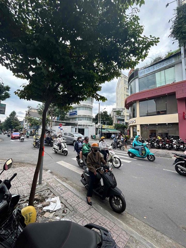 Cho thuê MBKD Ngã Tư Nguyễn Trọng Tuyển Trần Huy Liệu