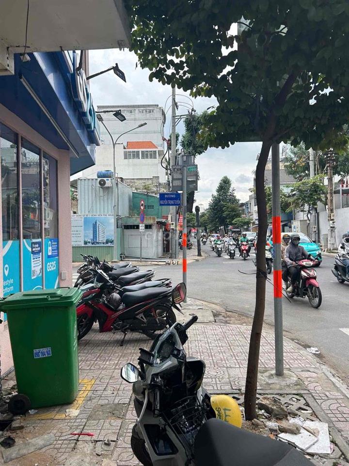 Cho thuê MBKD Ngã Tư Nguyễn Trọng Tuyển Trần Huy Liệu