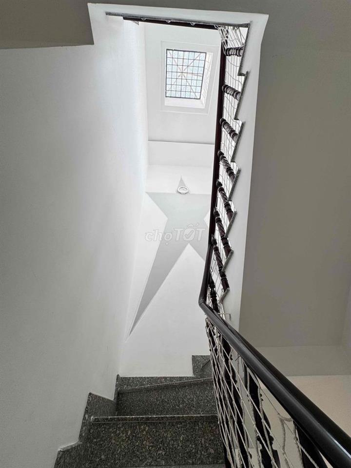 HẺM XE HƠI GẦN BỐM XÃ 48m2 3 TẤM ĐÚC CHỈ HƠN 5T