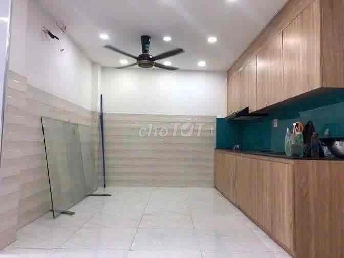 Cho Thuê Nhà MT Hà Tôn Quyền Quận 11 42 m² 5 Tầng 4 PN - 25 Triệu