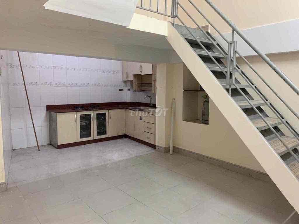 Mặt Tiền 3 Tháng 2 Quận 11 56 m² 3 Tầng 2 PN - 22 Triệu