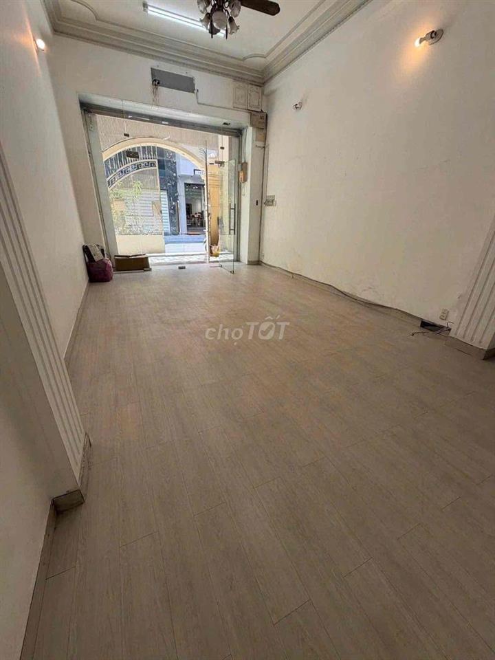 Cho Thuê Nhà Mặt Tiền Nguyễn Văn Thủ Quận 1 72 m² 5 Tầng 6 PN - 60 Tr