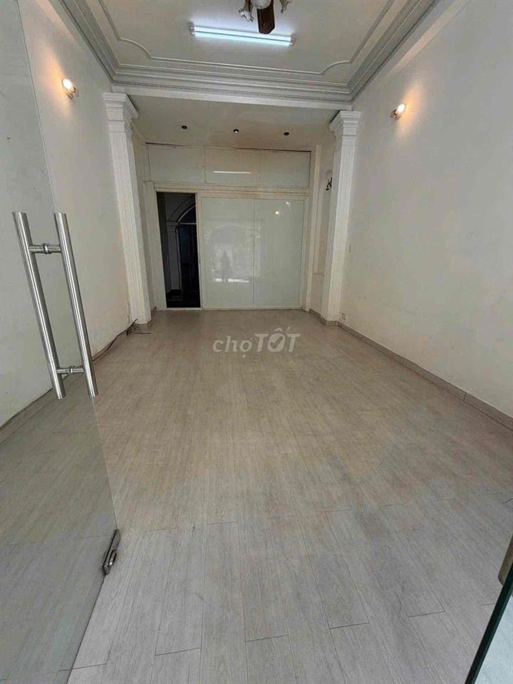 Cho Thuê Nhà Mặt Tiền Nguyễn Văn Thủ Quận 1 72 m² 5 Tầng 6 PN - 60 Tr