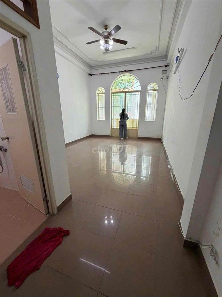 Cho Thuê Nhà Mặt Tiền Nguyễn Văn Thủ Quận 1 72 m² 5 Tầng 6 PN - 60 Tr