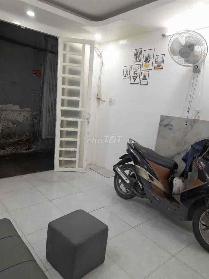 Cho Thuê Nhà Trần Đình Xu Quận 1 27 m² 2 Tầng 2 PN - 10.5 Triệu