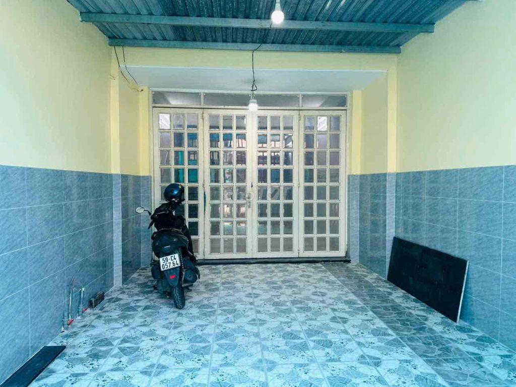 cho thuê nhà nguyên căn 1 lầu 4mx15m giá 10tr