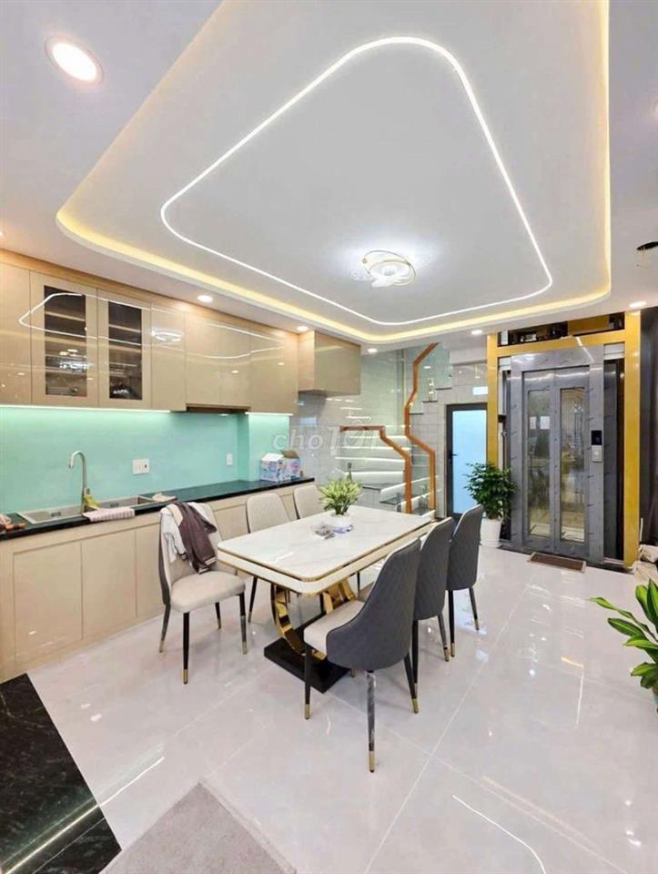 Nhà mới xây 6 tầng có thang máy