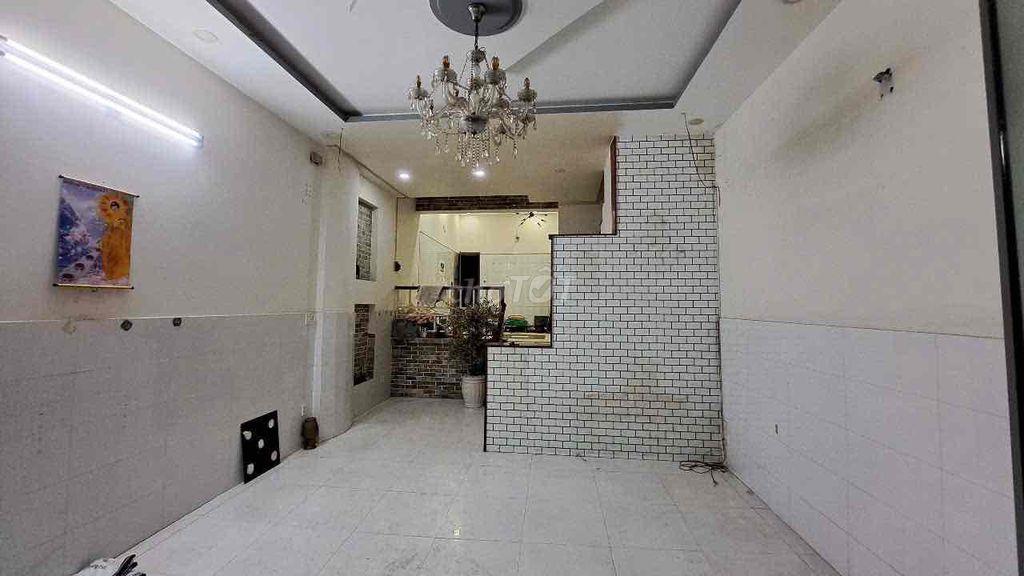 Khu bình Phú quận 6 ( 6 tỷ 500 ) Ngang 5m dài 14m hẻm 5m Kết cấu 1 trệ