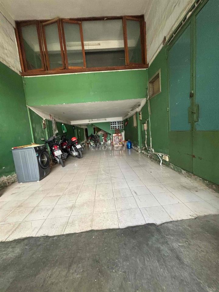 kho 400m dg 12m cho thuê 15 Triệu cọc 2 tháng hợp đồng ít nhất 2 năm