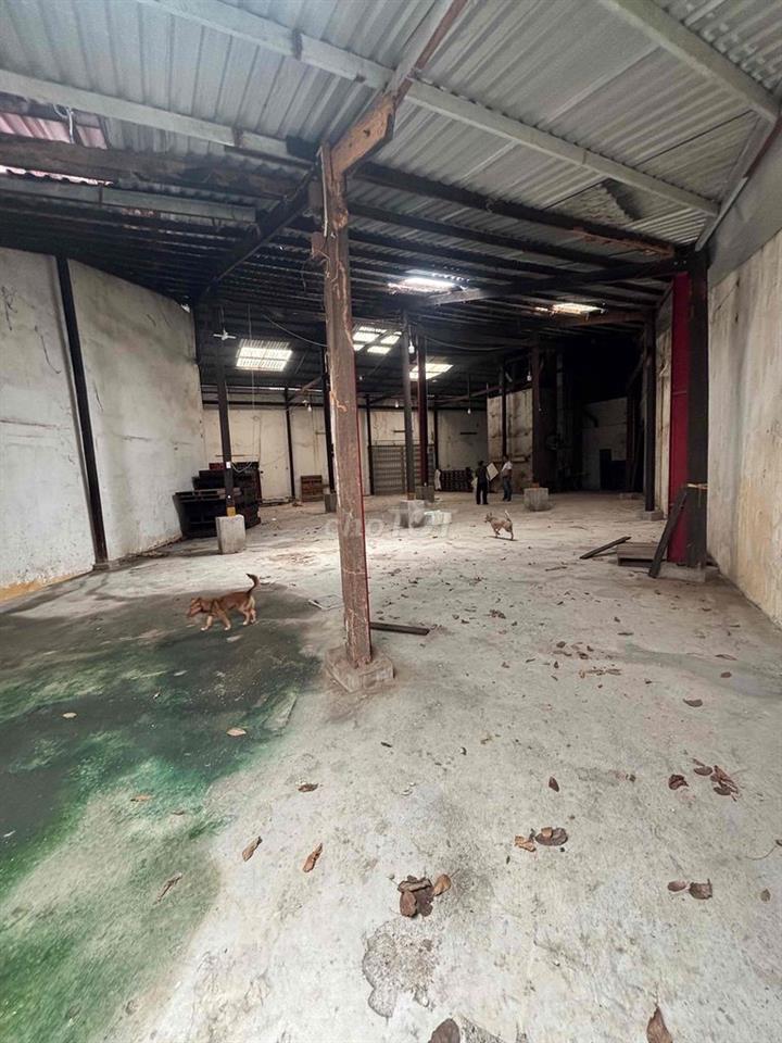 kho 400m dg 12m cho thuê 15 Triệu cọc 2 tháng hợp đồng ít nhất 2 năm