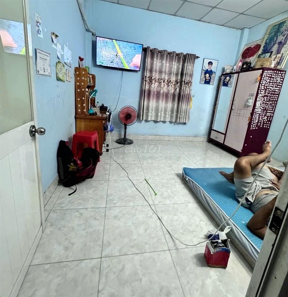 Nhà 2 tầng hẻm xe hơi có sân rộng, ở Tân Tạo, Bình Tân, DT 83m²