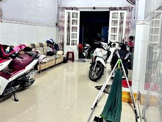 Nhà 2 tầng hẻm xe hơi có sân rộng, ở Tân Tạo, Bình Tân, DT 83m²