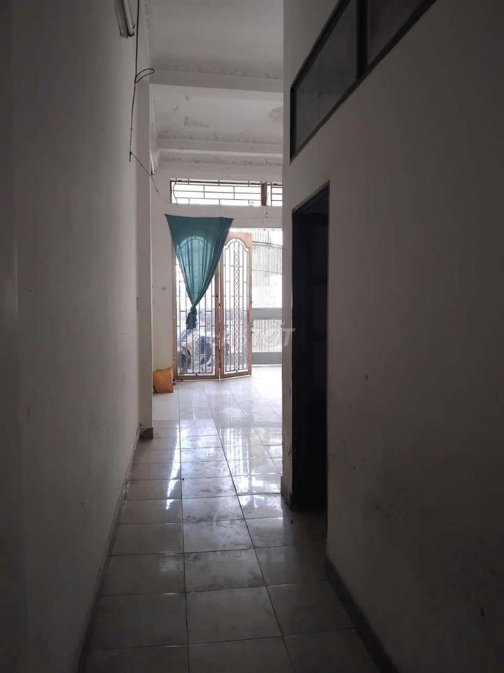 Nhà hẻm xe hơi Trường Chinh Quận 12 dt 4x20m 2 lầu