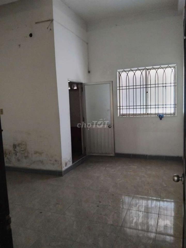 Nhà hẻm xe hơi Trường Chinh Quận 12 dt 4x20m 2 lầu