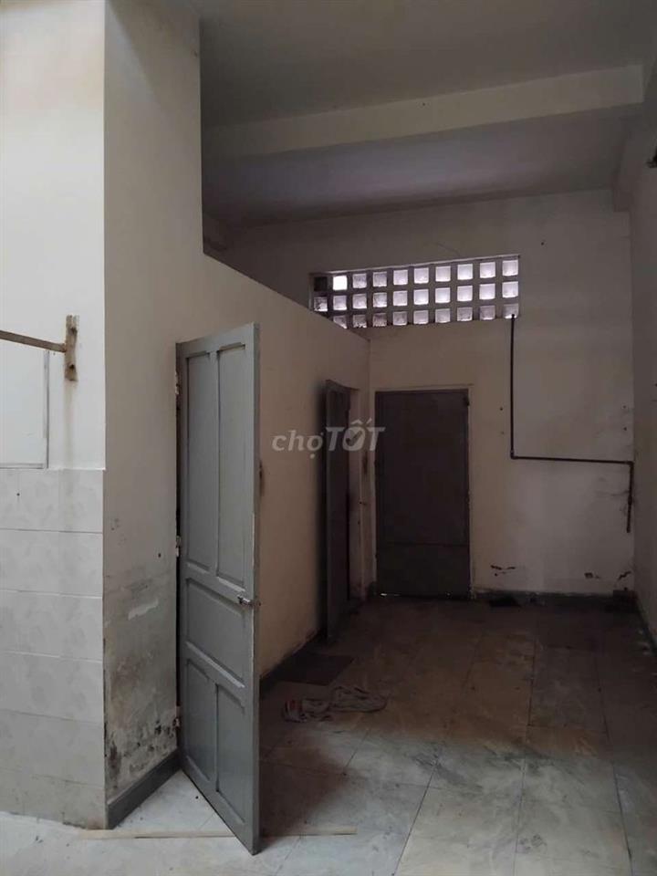Nhà hẻm xe hơi Trường Chinh Quận 12 dt 4x20m 2 lầu