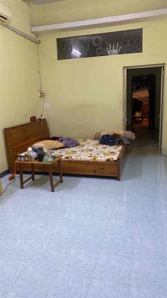Cho nữ thuê phòng ngay mặt tiền chợ Phú Nhuận