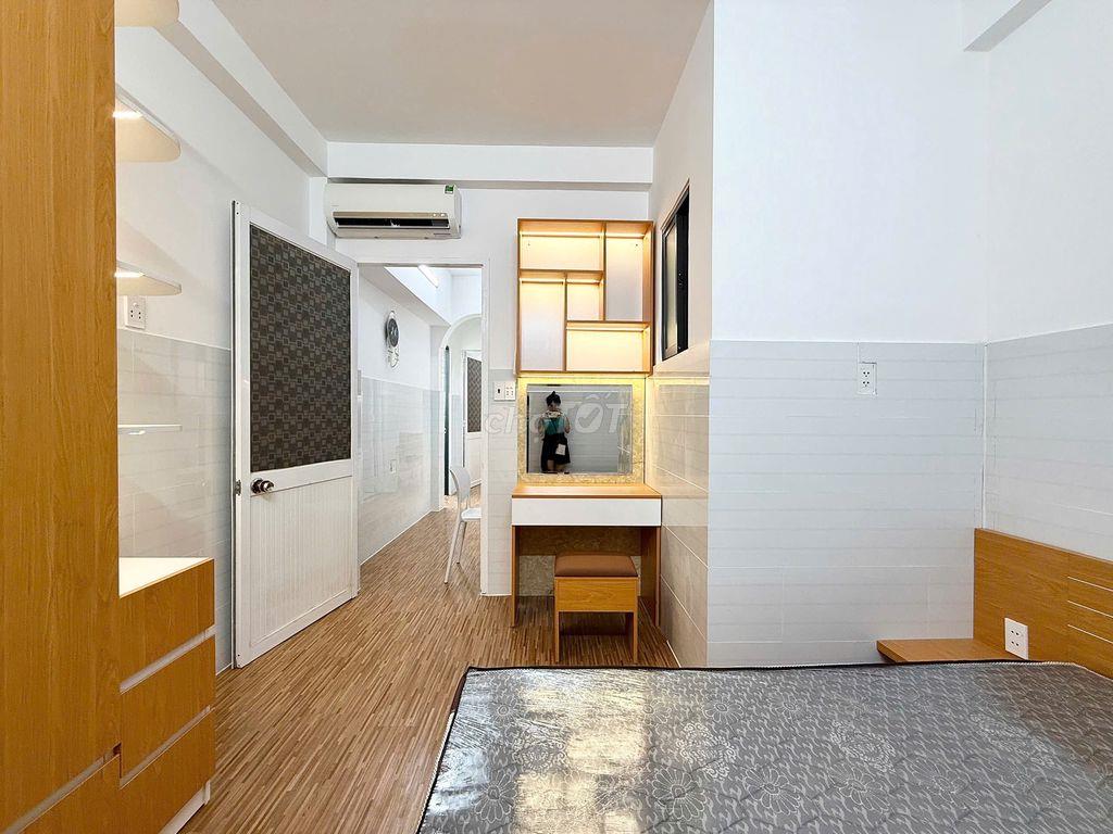 Phòng 2PN cao cấp ngay Phan Xích Long