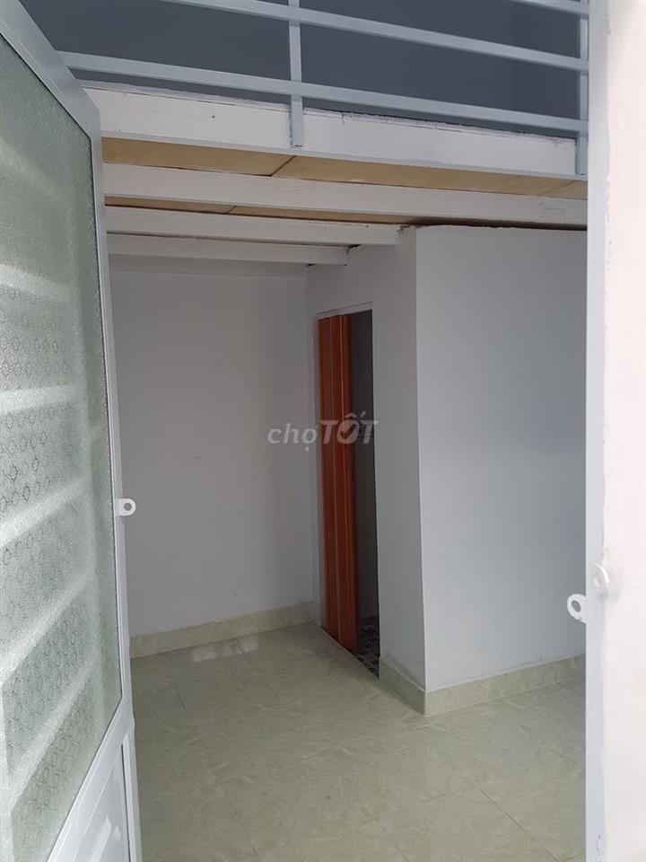 Phòng trọ giá tốt - 12m2 có gác Q7 gần Hoàng quốc việt