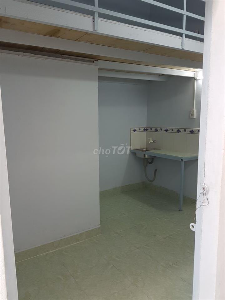 Phòng trọ giá tốt - 12m2 có gác Q7 gần Hoàng quốc việt