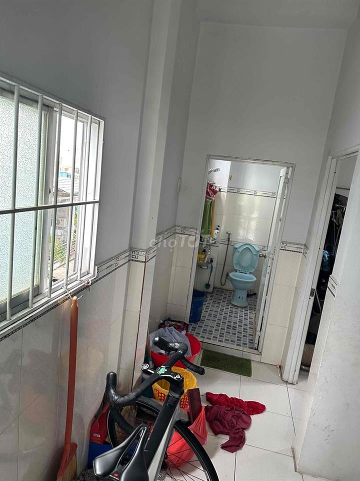 Nhà mặt tiền view sông