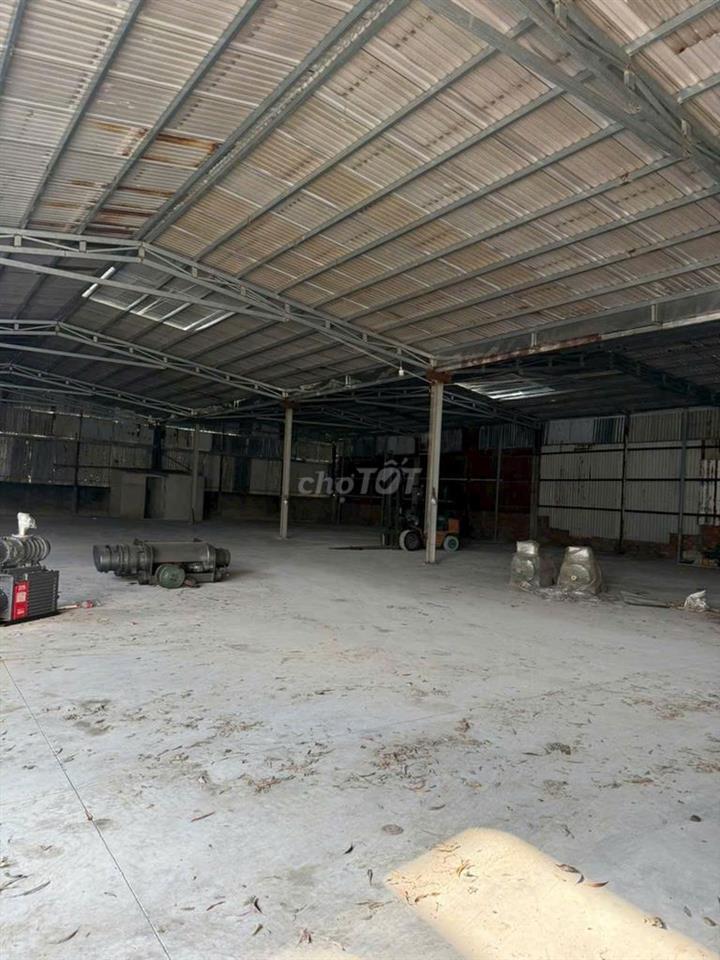  CHO THUÊ KHO 1500m2 ĐƯỜNG LÊ TRỌNG TẤN PHƯỜNG TÂY THẠNH QUẬN TÂN PHÚ 