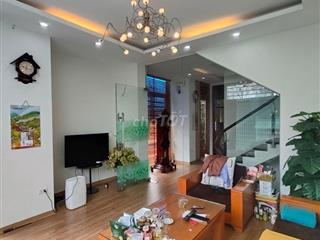 Bán Nhà Cầu Giấy, Nhà Đẹp Trần Quốc Hoàn, 50m2, 14.2 tỷ