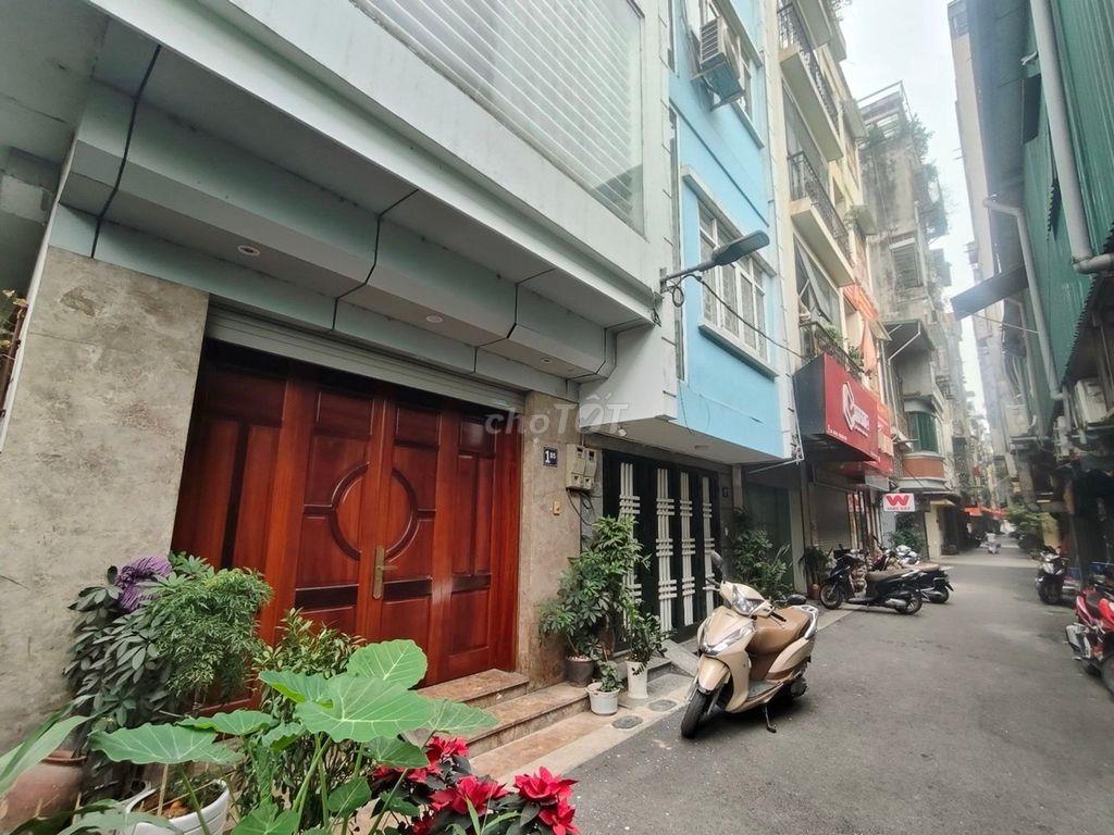 Bán Nhà Cầu Giấy, Nhà Đẹp Trần Quốc Hoàn, 50m2, 14.2 tỷ