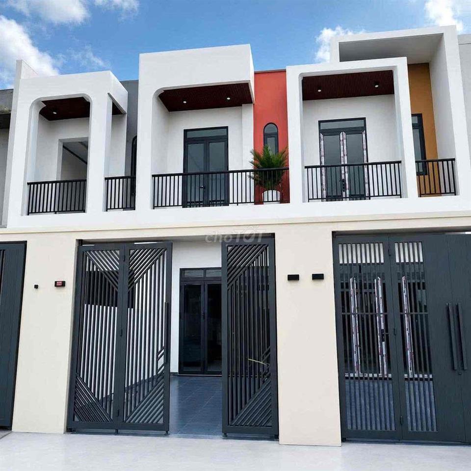 Nhà phố gần KDL Bửu Long