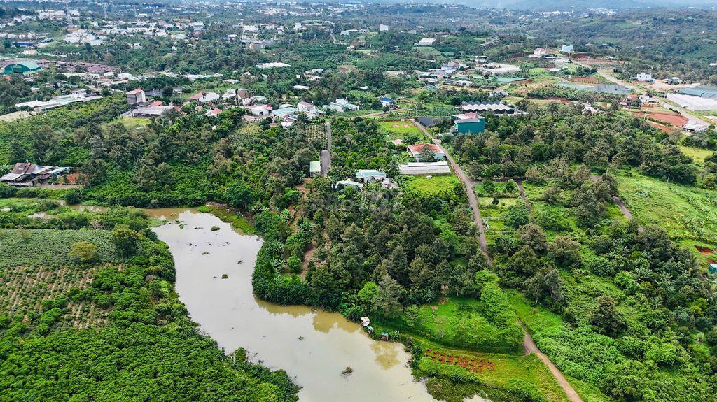 **CẦN BÁN ĐẤT ĐẸP MẶT HỒ – HẺM HOÀI THANH, BẢO LỘC | QUỸ ĐẤT 4.810M²*