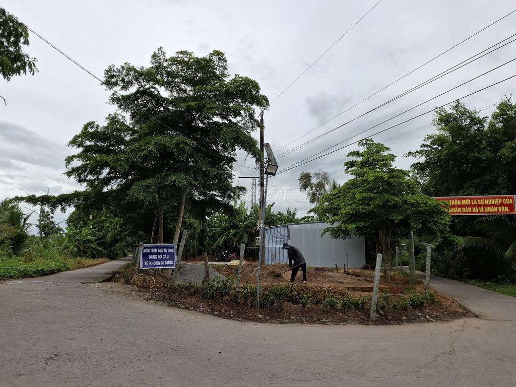 Bán đất lô gốc 2 mặt tiền chính chủ thương lượng