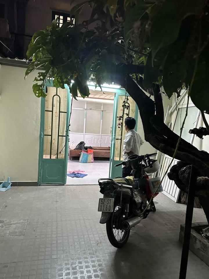 Cho thuê nhà nguyên căn giáp quận 1
