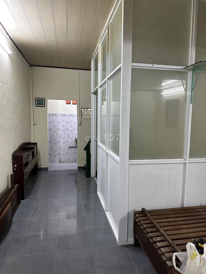 Cho thuê nhà nguyên căn giáp quận 1