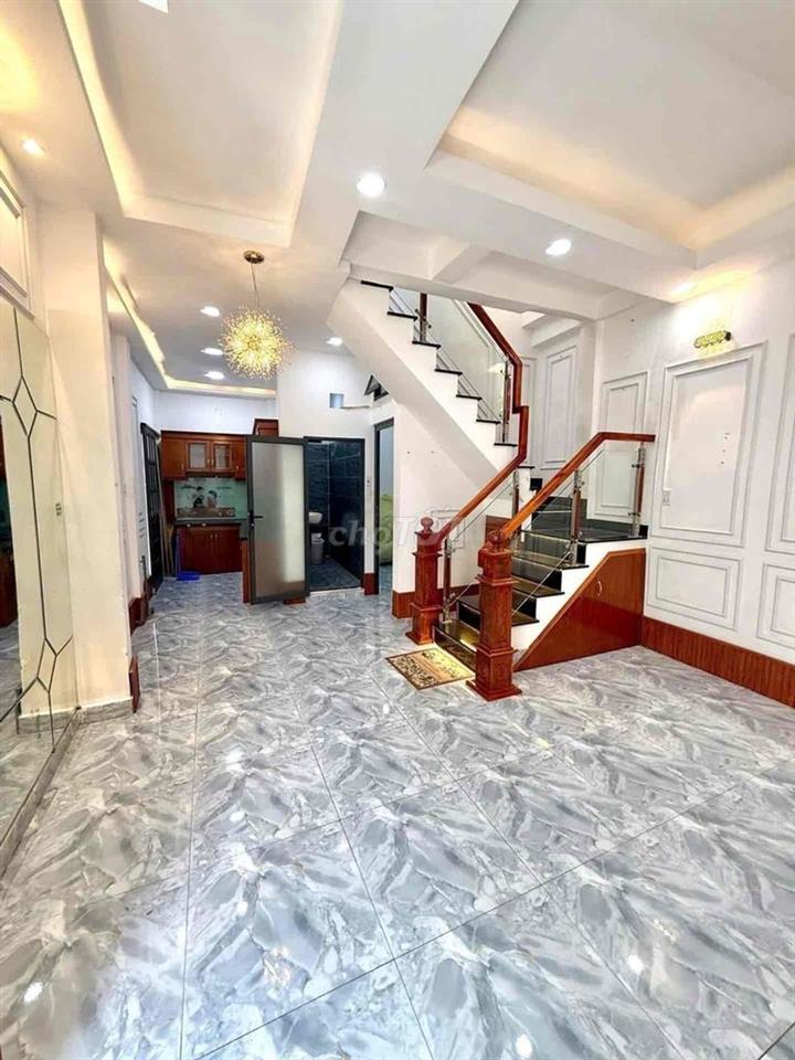 Ngay chợ Bình Đông nhà 2 tầng mới đẹp dt 46m2 .Giá 4.58 tỷ
