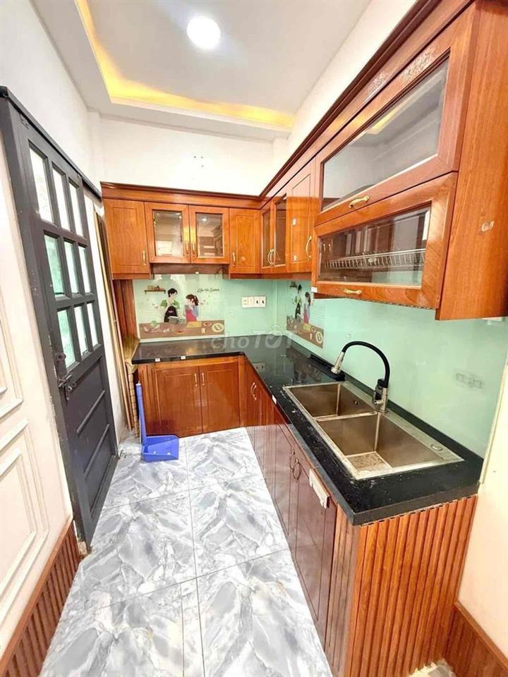 Ngay chợ Bình Đông nhà 2 tầng mới đẹp dt 46m2 .Giá 4.58 tỷ