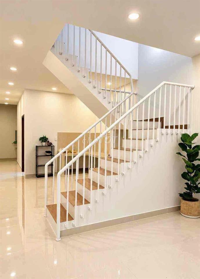 Gần Satra Phạm Hùng nhà 2 tầng 3 PN -Dt 68m2 .hẻm xe hơi -Nhỉnh 3 tỷ
