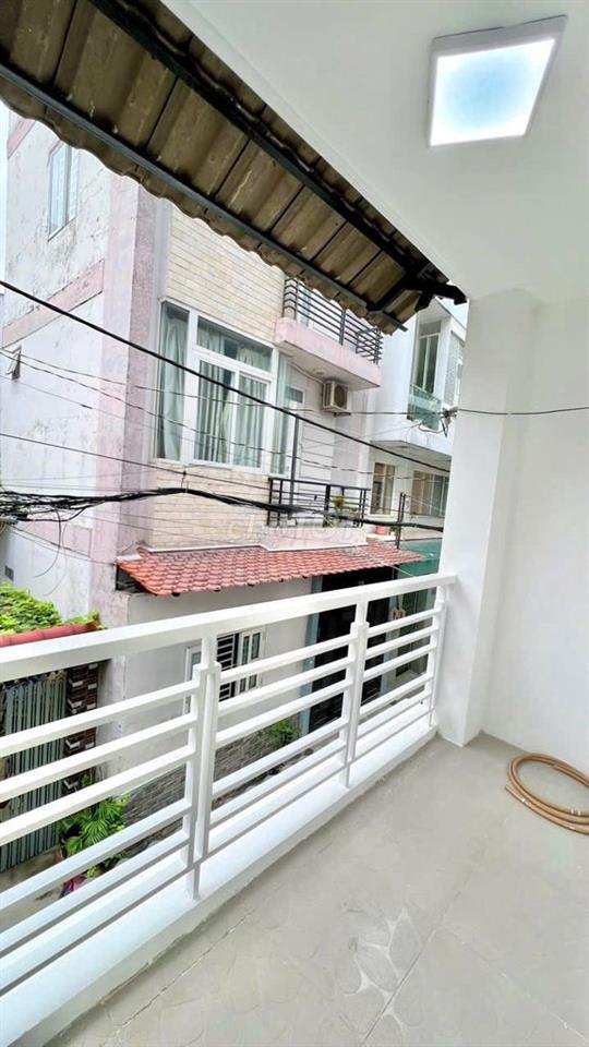 Nhà Tân Sơn Nhì 3 tầng chỉ 1,75 tỷ. Hẻm rộng gần mặt tiền