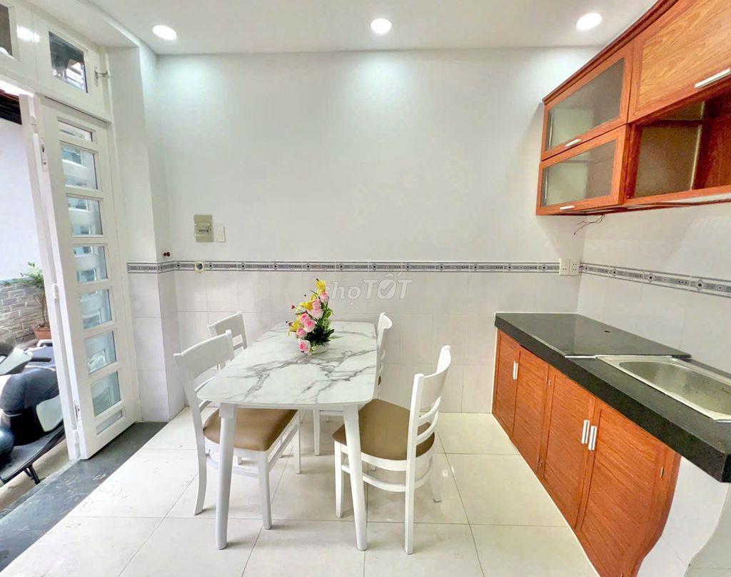 Nhà Tân Sơn Nhì 3 tầng chỉ 1,75 tỷ. Hẻm rộng gần mặt tiền