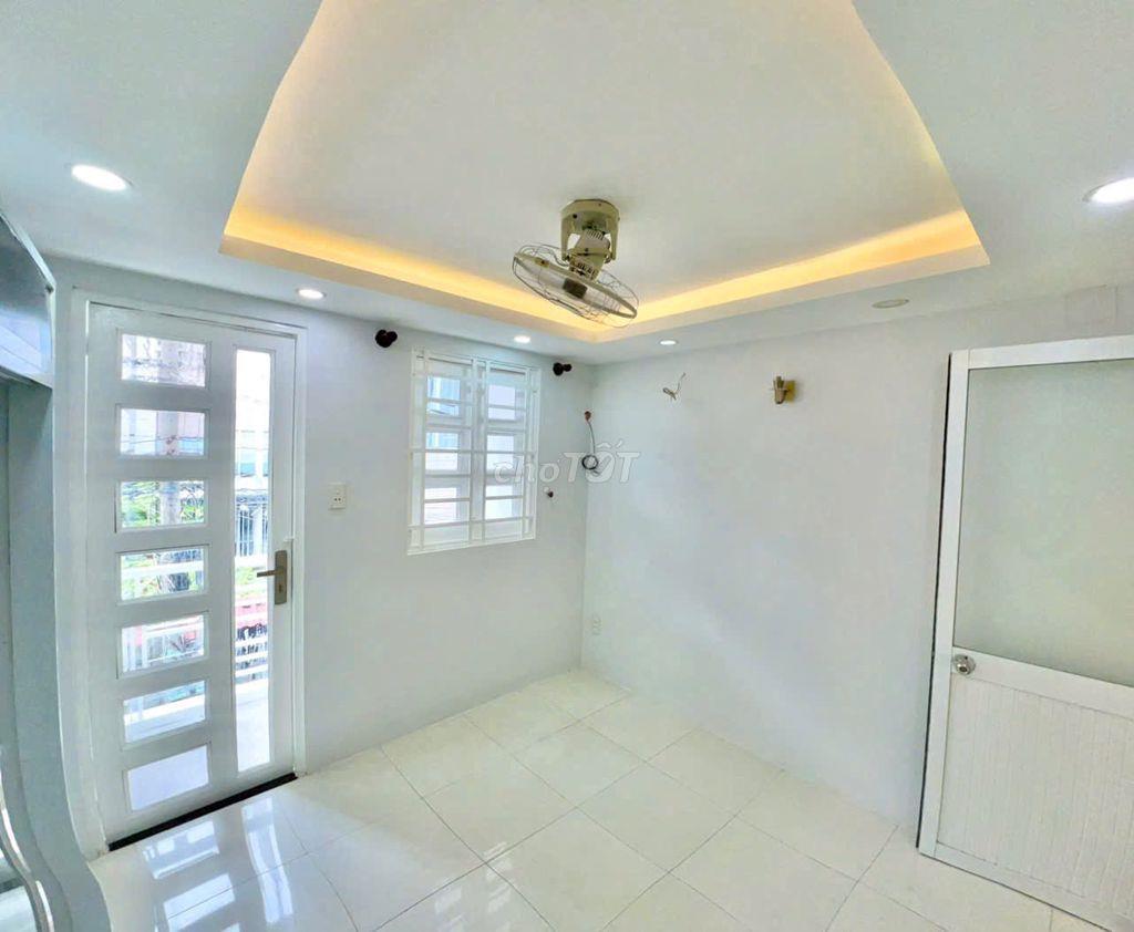 Nhà Tân Sơn Nhì 3 tầng chỉ 1,75 tỷ. Hẻm rộng gần mặt tiền