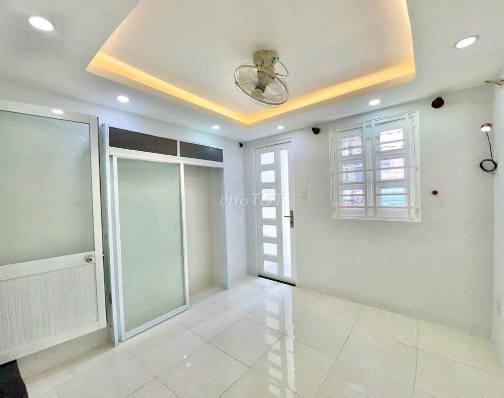 Nhà Tân Sơn Nhì 3 tầng chỉ 1,75 tỷ. Hẻm rộng gần mặt tiền
