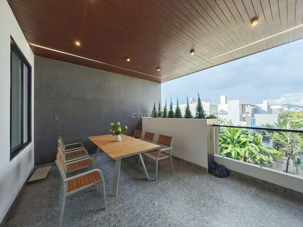 Chính chủ bán nhà đẹp 300m2 sử dụng, đường 7m5 dân trí cao Hòa Xuân