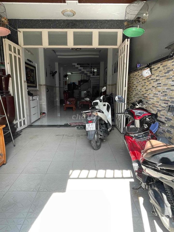 Nhà lầu 4 tầng