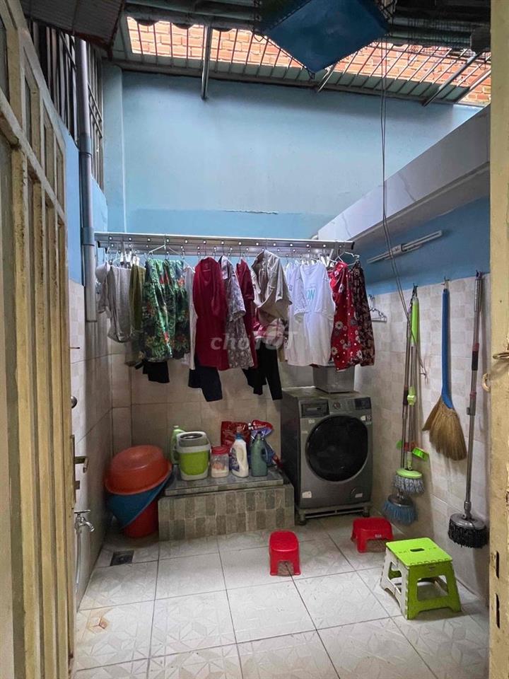 Nhà lầu 4 tầng