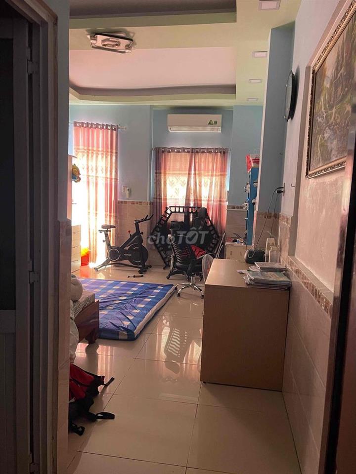Nhà lầu 4 tầng