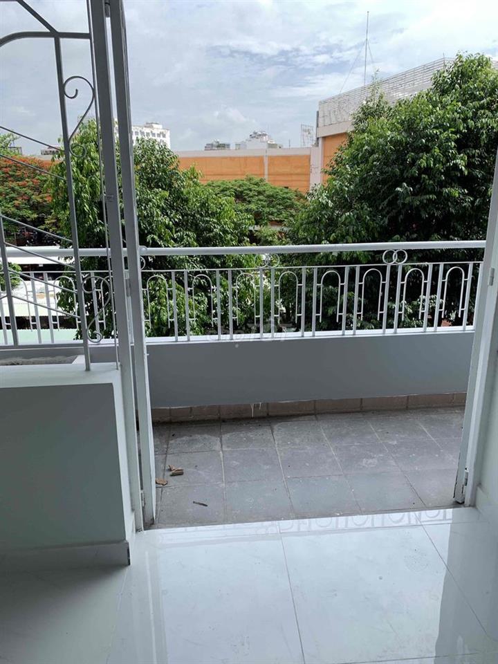 Tìm 1 bạn nữ ghép phòng