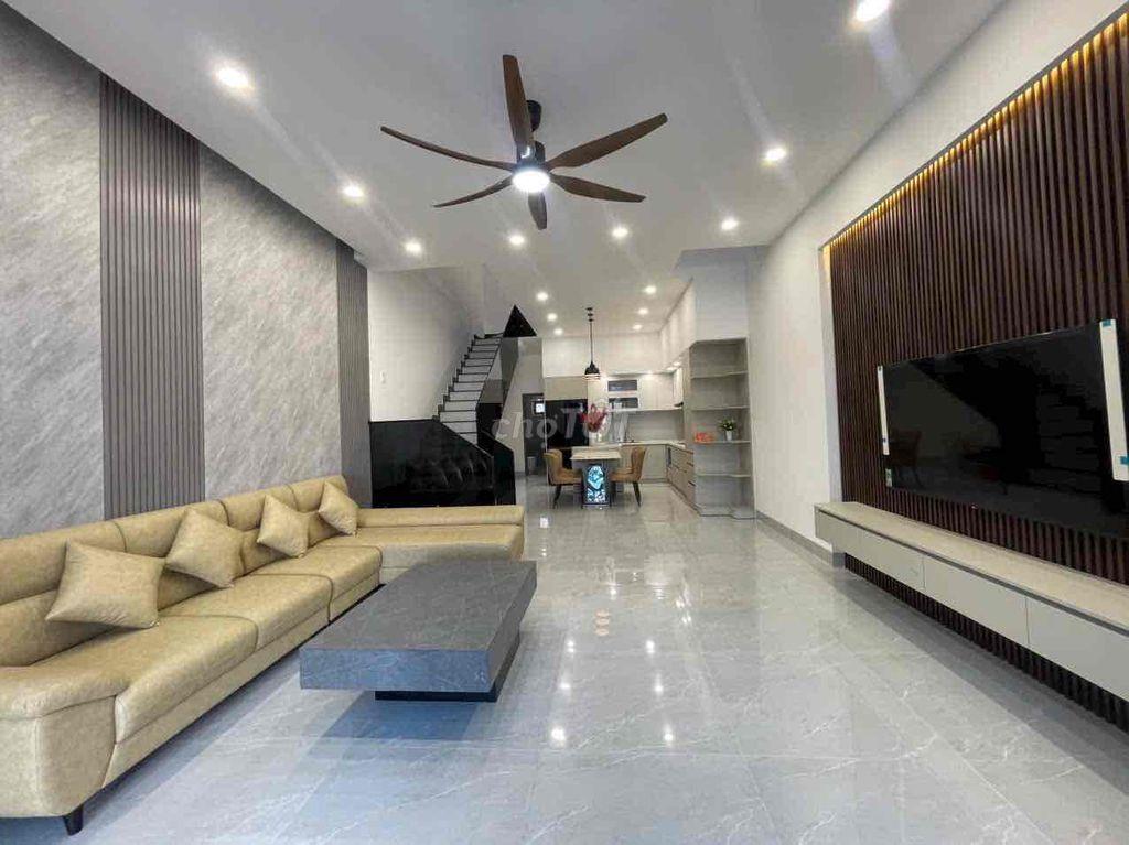 Cho thuê nhà 3 tầng 3 pn sát nguyễn văn thoại